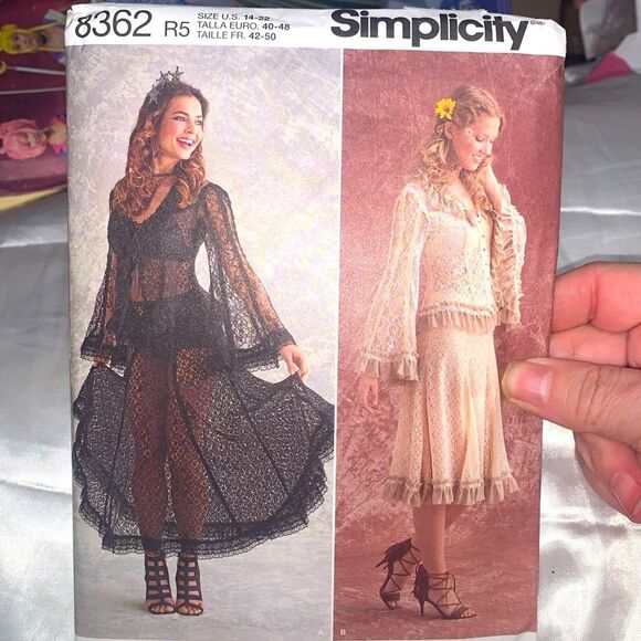 Simplicity Other - 8362 Simplicity Skirt & Top Romantic 14-22 new & uncut